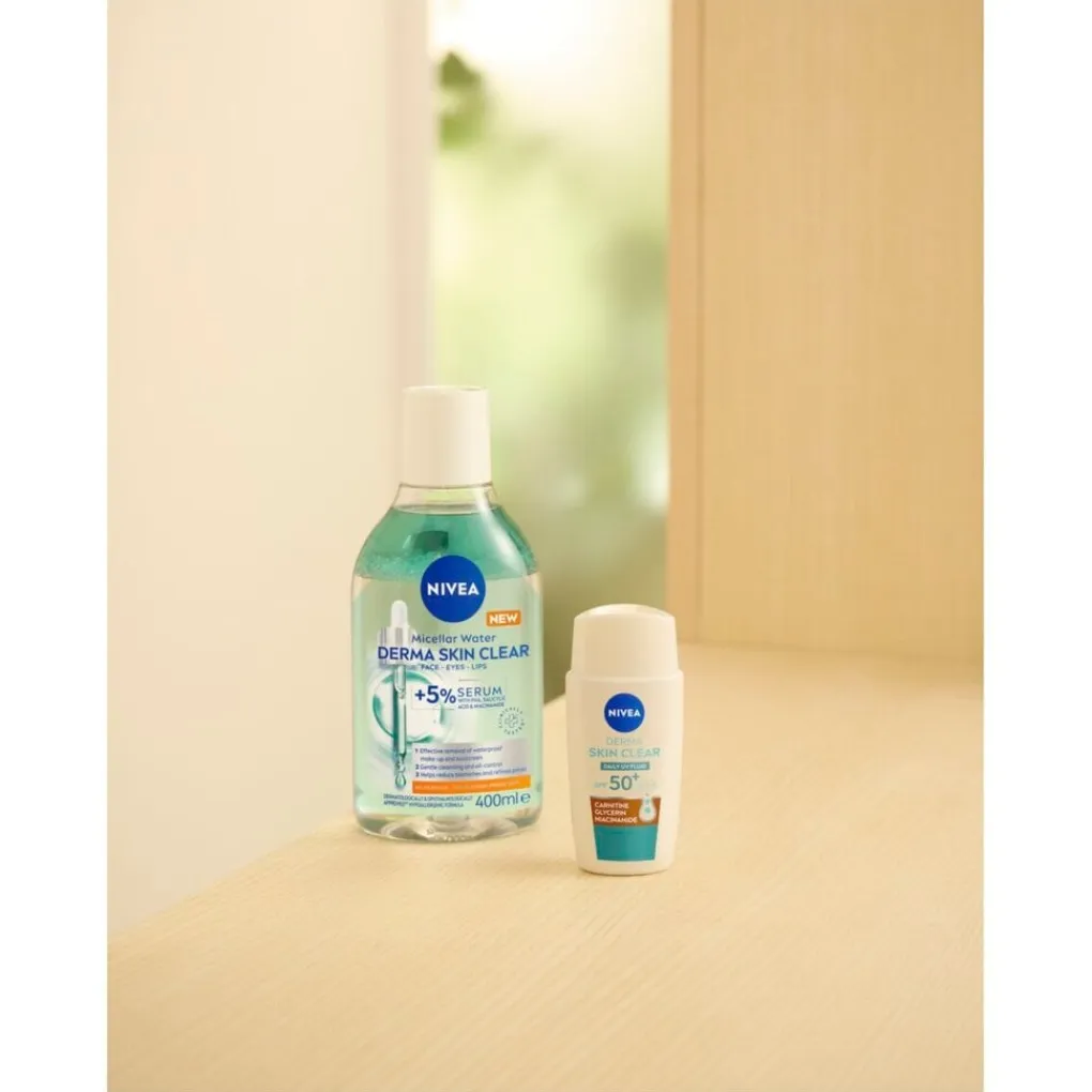 Nivea Derma Skin Clear Dagelijkse Anti-Uv Fluïde Zonnebrand|Dagcreme