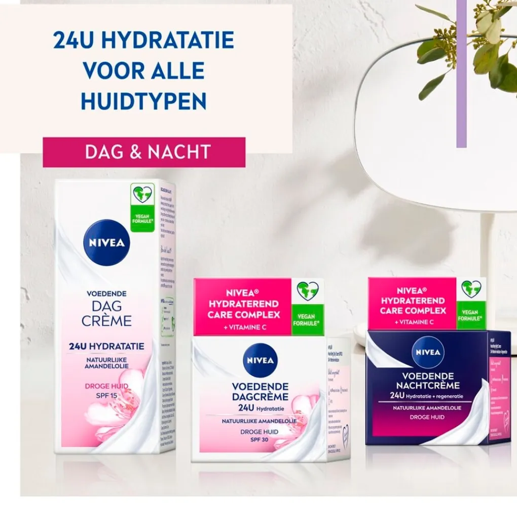 Online NIVEA SPF30 24H Hydration Voedende Dagcrème Dagcreme